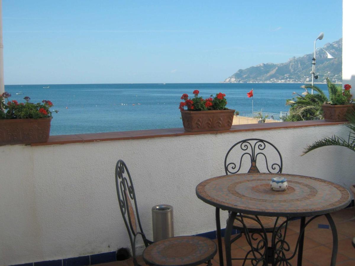 Beach Hotel 14Leoni B&B Salerno Buitenkant foto