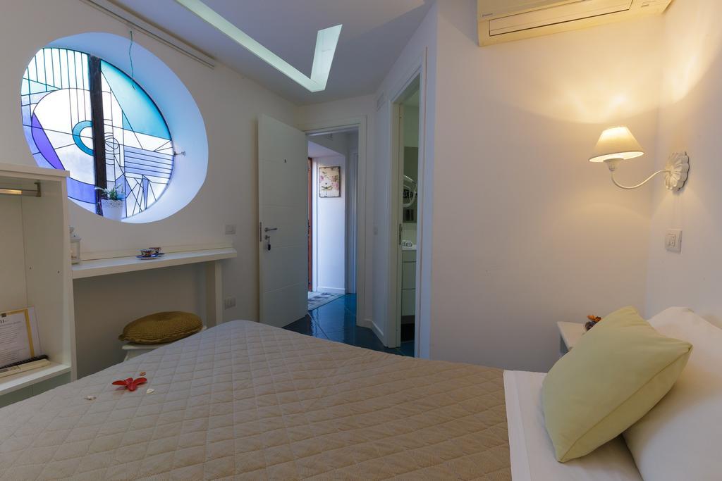 Beach Hotel 14Leoni B&B Salerno Buitenkant foto