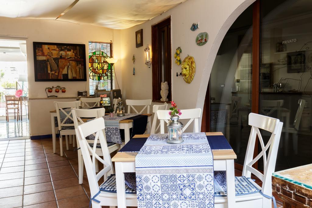 Beach Hotel 14Leoni B&B Salerno Buitenkant foto