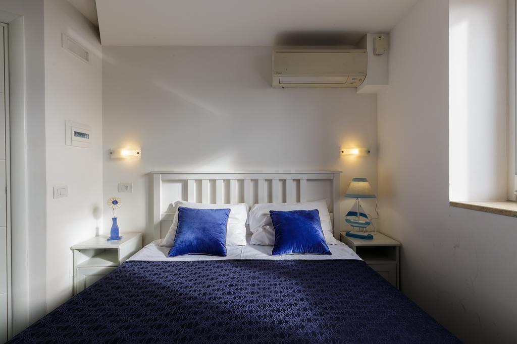 Beach Hotel 14Leoni B&B Salerno Buitenkant foto