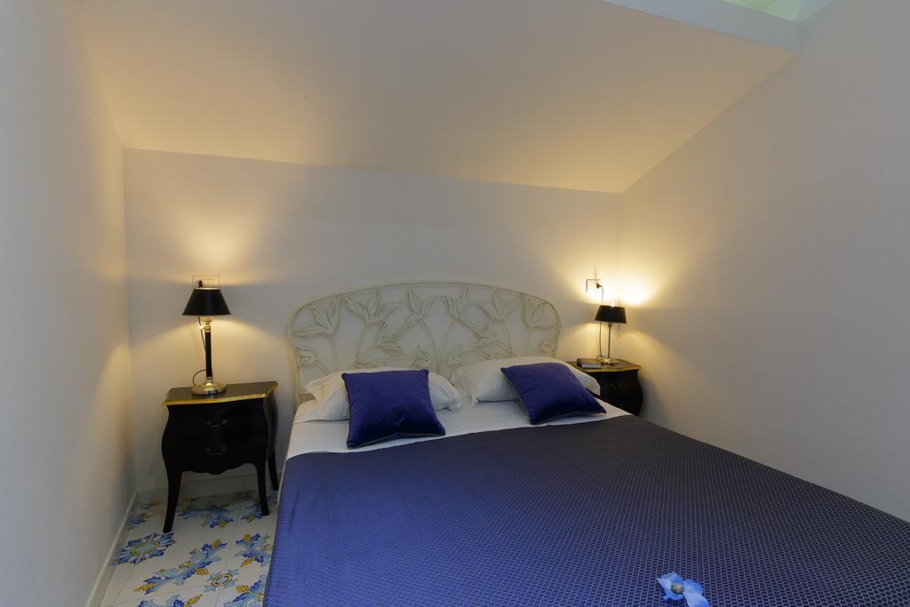Beach Hotel 14Leoni B&B Salerno Buitenkant foto