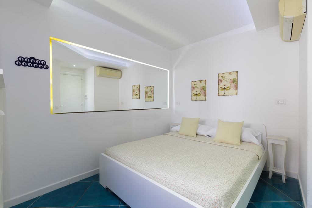 Beach Hotel 14Leoni B&B Salerno Buitenkant foto
