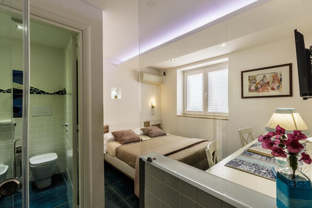 Beach Hotel 14Leoni B&B Salerno Buitenkant foto