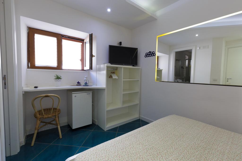 Beach Hotel 14Leoni B&B Salerno Buitenkant foto