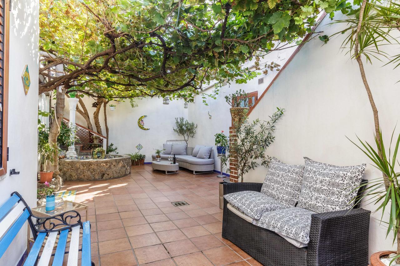 Beach Hotel 14Leoni B&B Salerno Buitenkant foto